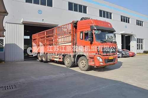 一臺康明斯配斯坦福船機(jī)140KW、一臺120KW康明斯配恒久開架機(jī)組出口